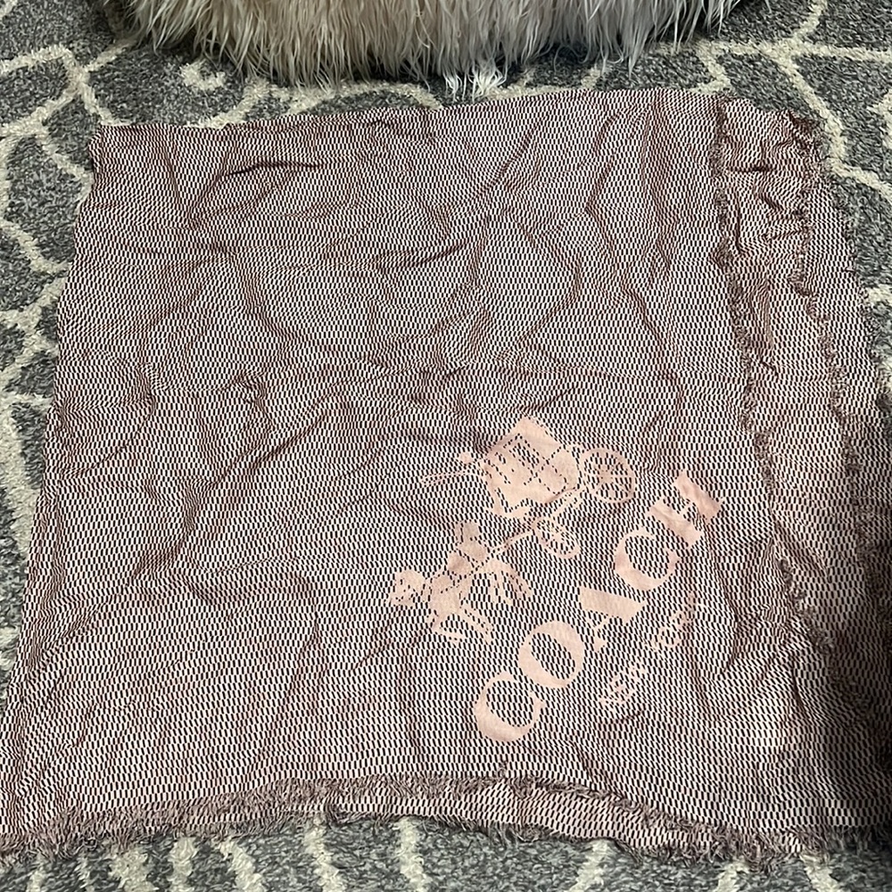 Coach scarf - Picture 3 of 3